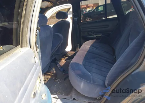 1996 Ford Crown Victoria S z USA, uszkodzony, nr VIN 2FALP72W0TX182880